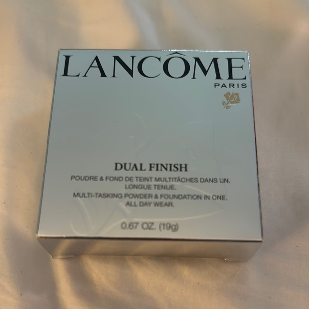 Lancome Buff II Dual Finish Powder Foundation (2 compacts)